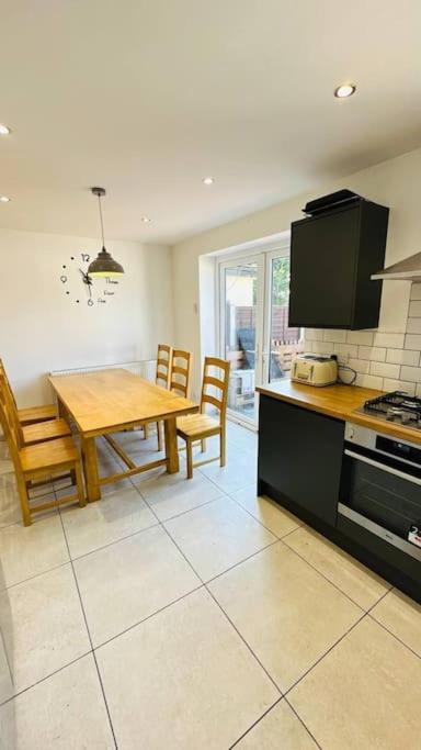 Stunning 3 Bed House Sleeps6 Villa Nottingham Eksteriør billede