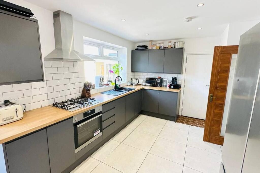Stunning 3 Bed House Sleeps6 Villa Nottingham Eksteriør billede